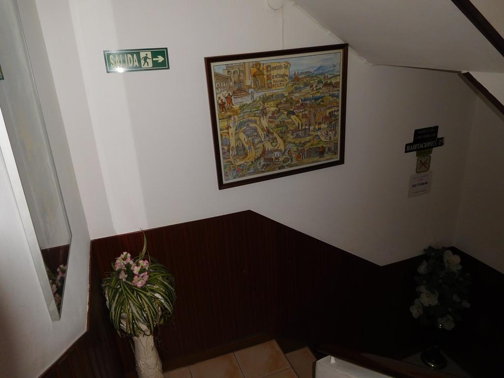 Pension Estrada Santiago de Compostela Bagian luar foto